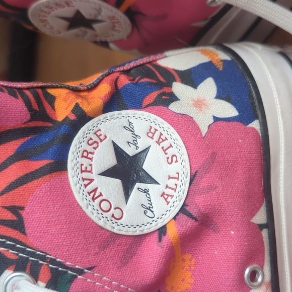 Converse - Picture 6 of 16